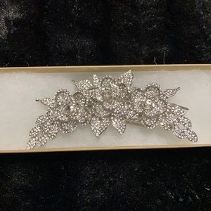 **Host Pick** 🎉🎉 Silver Bedazzled Hair Comb